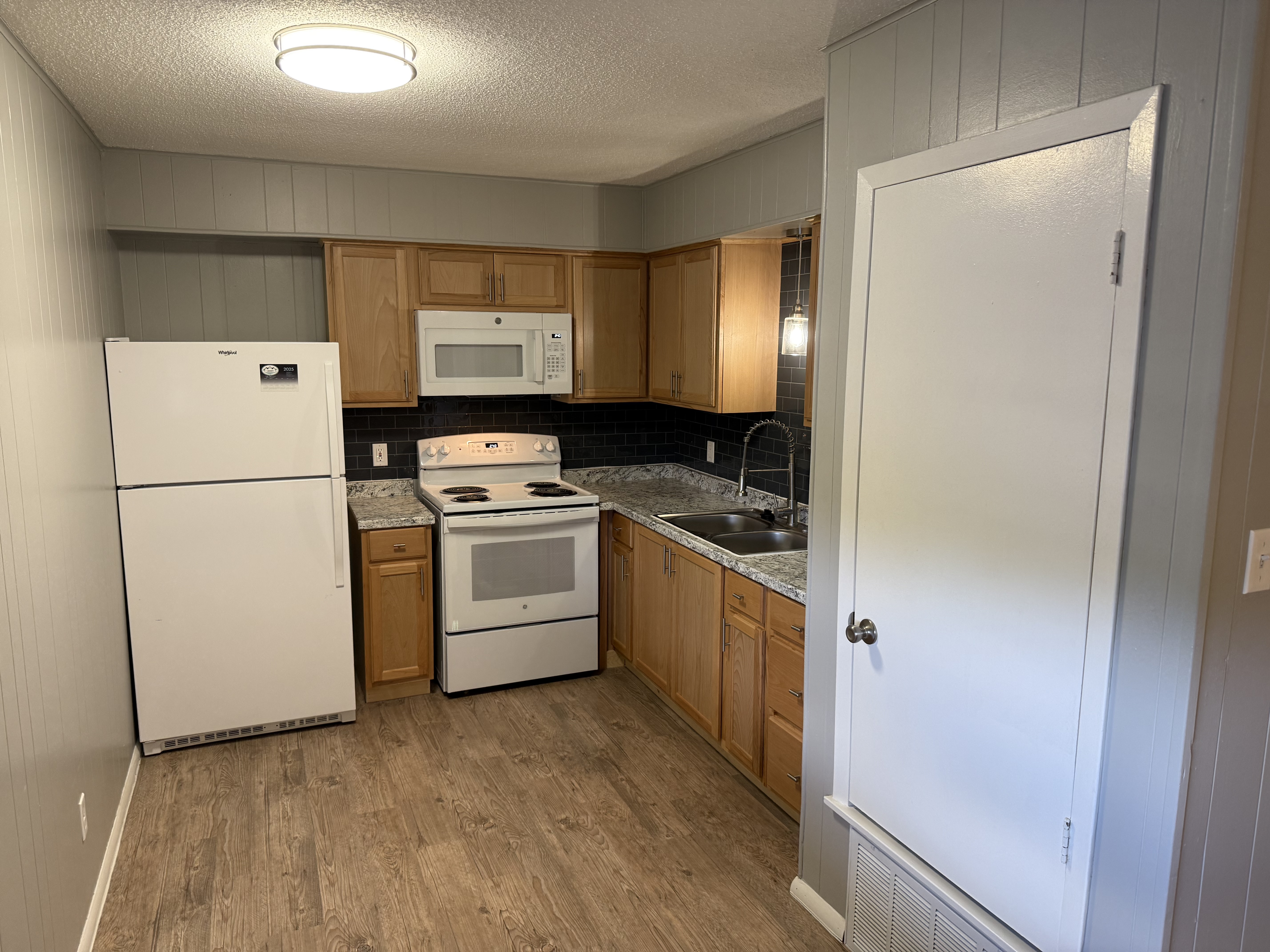 Updated kitchen at Lakeside Apartments