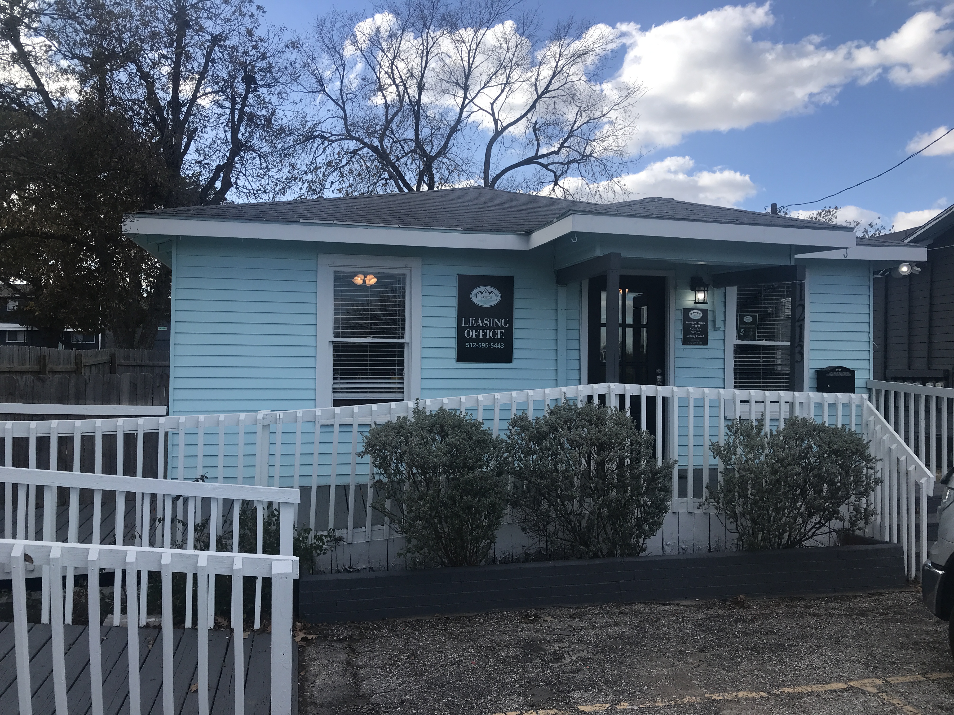 Lakeside Apartments leasing office exterior