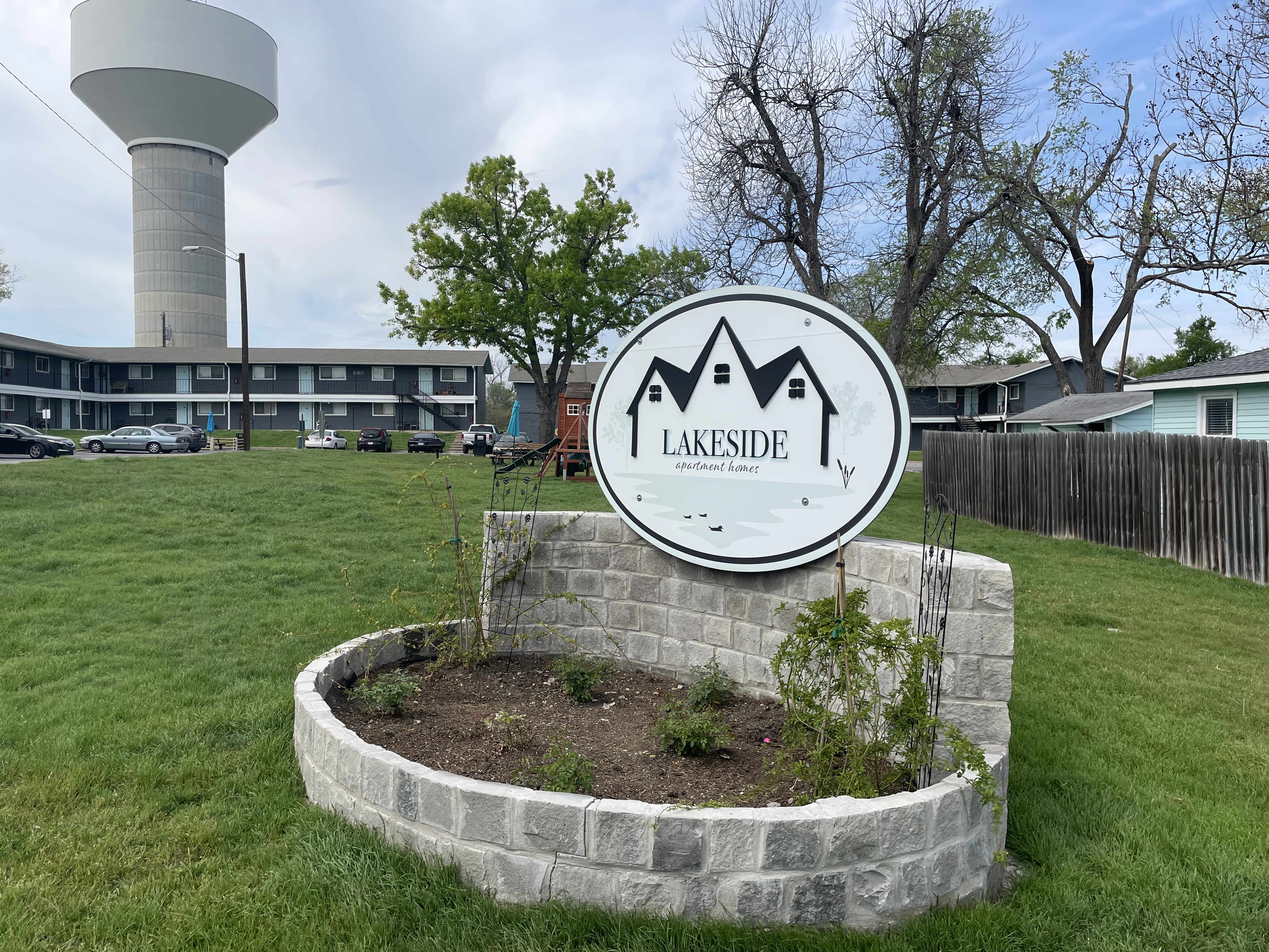 Lakeside Apartments entrance sign